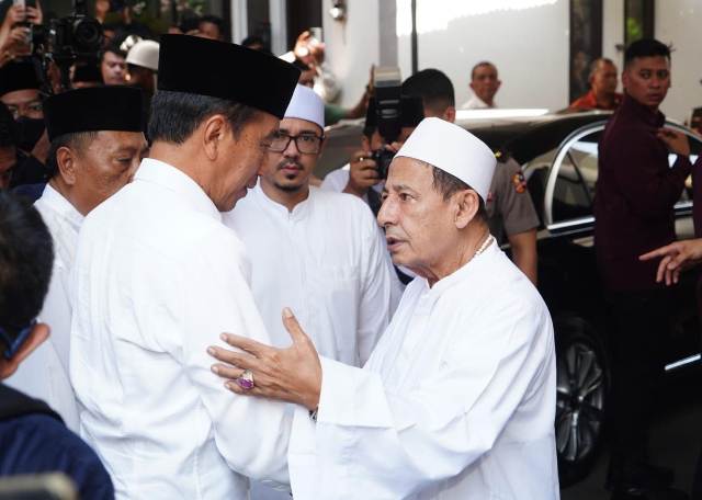 Jokowi Takziyah atas Wafatnya Istri Ulama Karismatik Habib Luthfi Bin&nbsp;Yahya