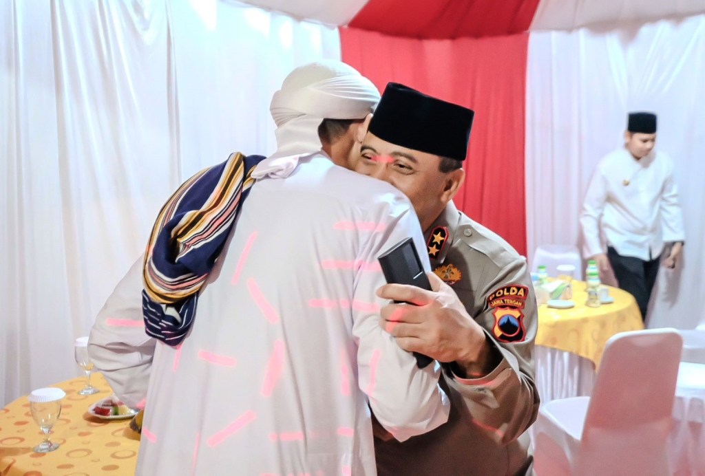 Kapolda Jateng, Irjen Pol Ahmad Luthfi: Dengan Sholawat, Kita Diridhoi dalam Melaksanakan Tugas
