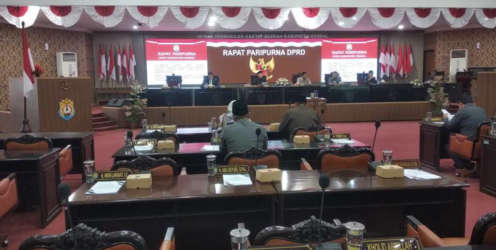 DPRD Kendal Gelar Rapat Paripurna Penyampaian Jawaban Bupati Kendal terhadap Pandangan Umum Fraksi-fraksi