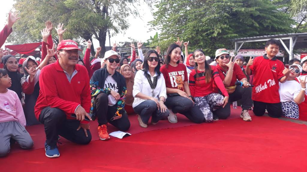 Tim Pemenangan Bakal Calon Bupati Kendal, Periode 2024- 2029 Diyah Kartika Permanasari Gelar Acara Senam Sehat