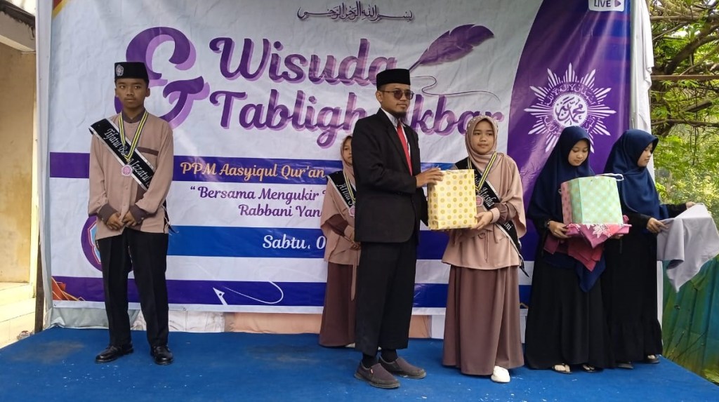 Santriwati PontrenMu Aasyiqul Qur’an Sirampog Brebes Jadi Hafidzah 12 Juz