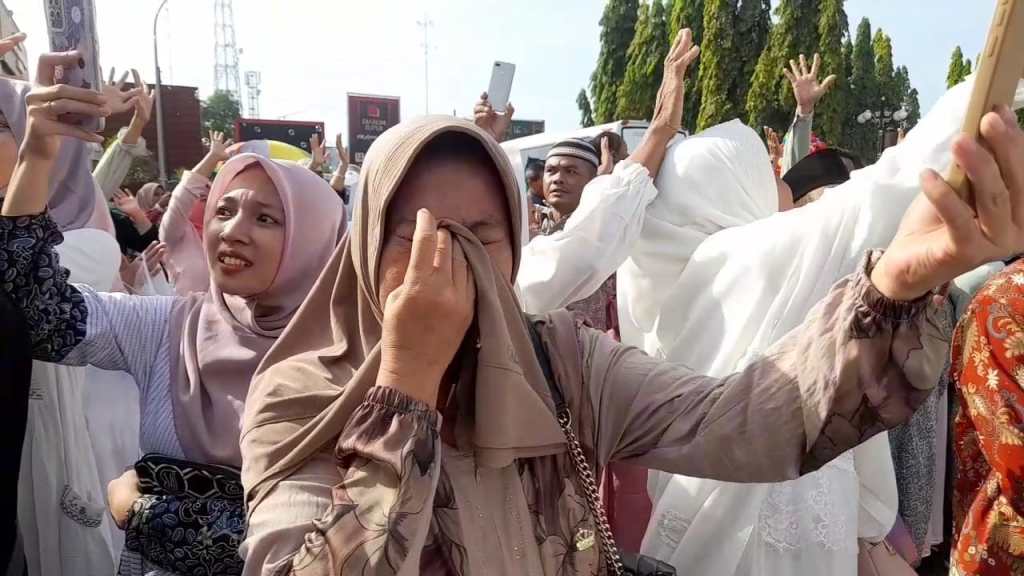 635 Orang Jemaah Calon Haji Asal Blora Diberangkatkan Ke Tanah Suci