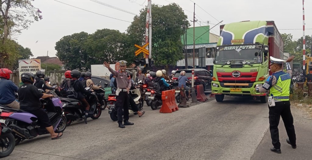 Operasi Patuh Candi 2024 Masih Berlangsung, Polisi Lakukan Ini Agar Masyarakat Lebih Disiplin Berlalu&nbsp;Lintas