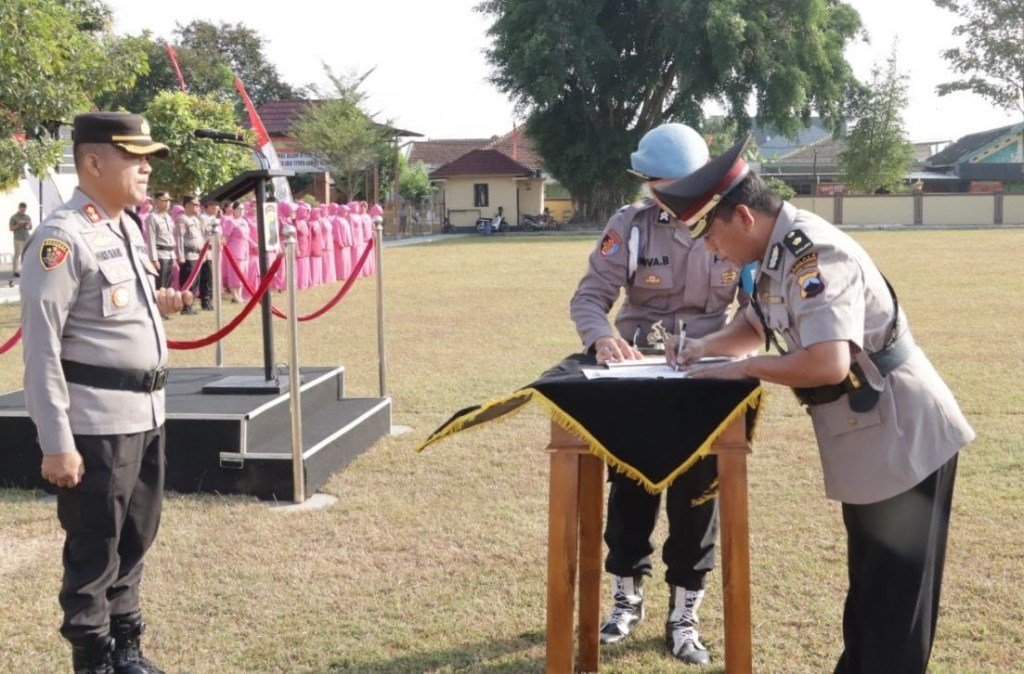 AKBP Petrus P Silalahi Pimpin Sertijab di lingkungan Polres Sragen, Minta Pejabat Baru Solid dan Ciptakan&nbsp;Inovasi