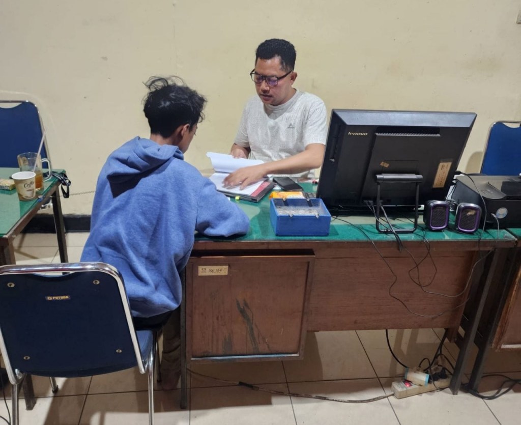 Curi HP di Masjid, UL Seorang Pengangguran Dibekuk&nbsp;Polisi