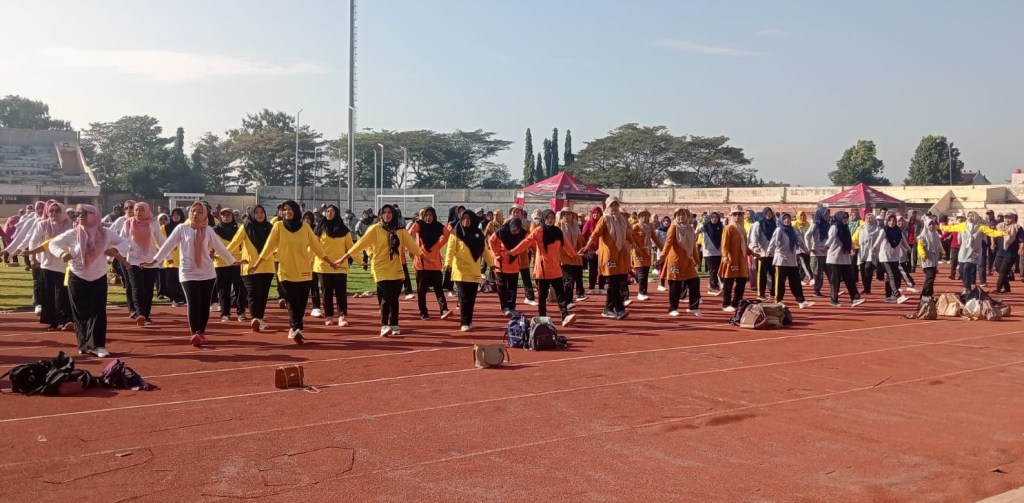 Di Kendal, 500 Guru Paud Hingga Sekolah Lanjutan Tingkat Atas Ikuti Lomba Olahraga&nbsp;Tradisional