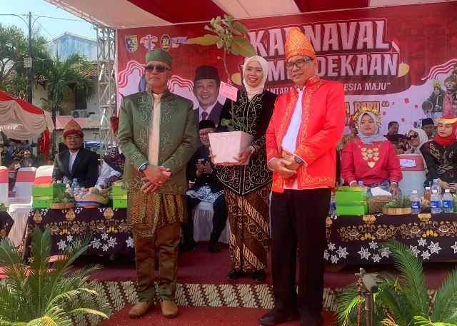 Berbagai Budaya Kesenian Lokal Demak Tampil di Karnaval HUT Kemerdekaan RI Ke-79 Tahun&nbsp;2024